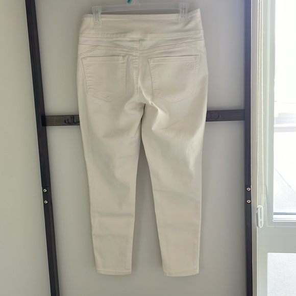 Like New DG2 Pull on Cream Legging . - Picture 2 of 7